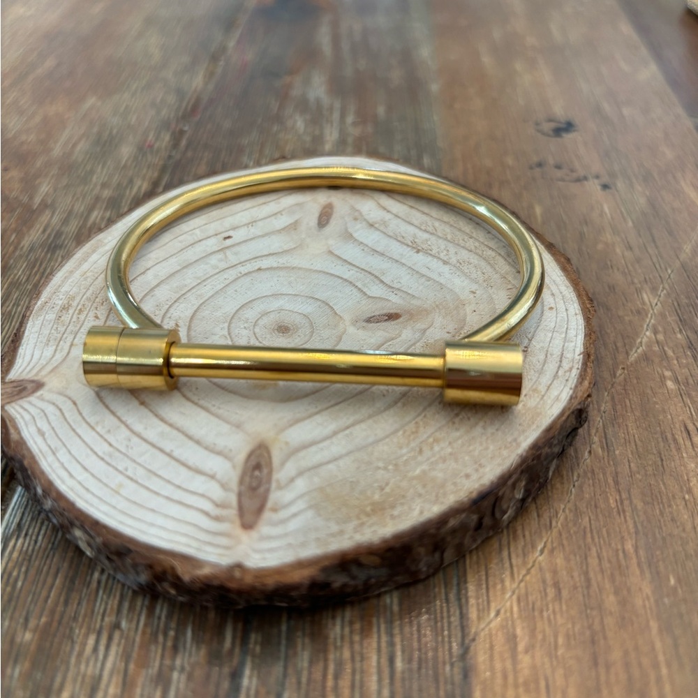 Stainless Steel Gold Bar bracelet with Screw Closure